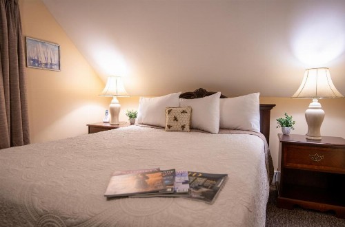 Bar Harbor Manor - image 47