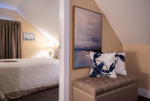 Bar Harbor Manor - image 5
