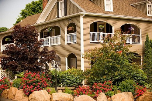 Bar Harbor Manor - image 7