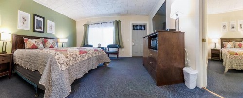 Acadia Pines Motel - image 21