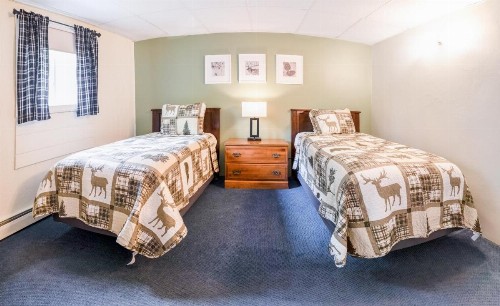 Acadia Pines Motel - image 37