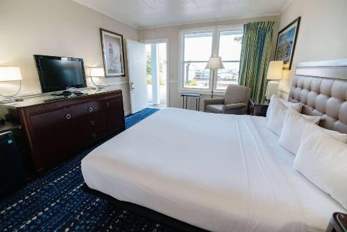 Days Inn by Wyndham Bar Harbor - image 16