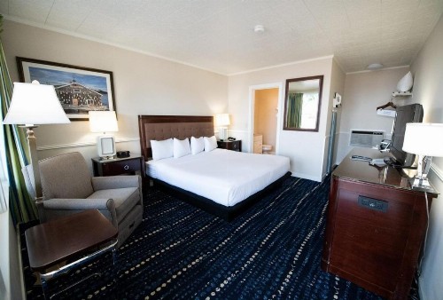 Days Inn by Wyndham Bar Harbor - image 17