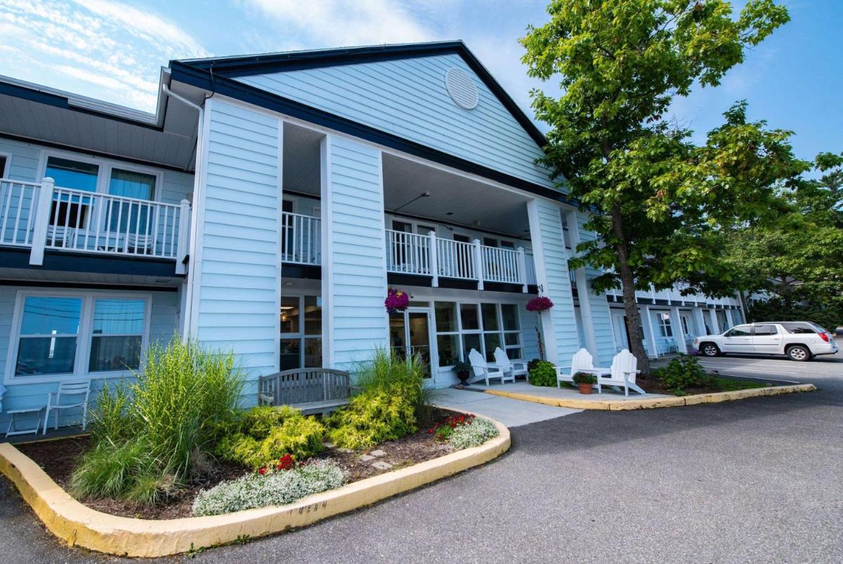 Days Inn by Wyndham Bar Harbor - image 2