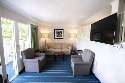 Days Inn by Wyndham Bar Harbor - image 20