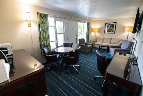 Days Inn by Wyndham Bar Harbor - image 22