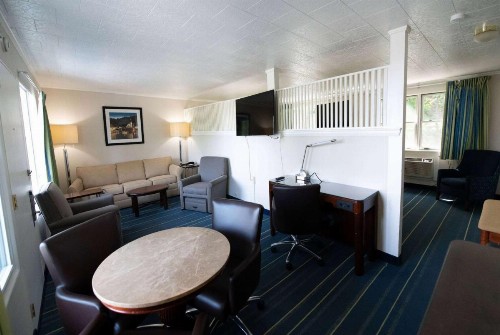Days Inn by Wyndham Bar Harbor - image 23