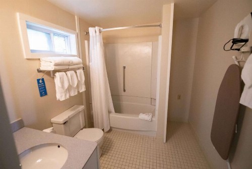 Days Inn by Wyndham Bar Harbor - image 26