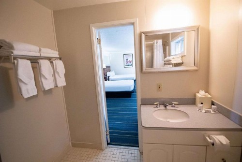 Days Inn by Wyndham Bar Harbor - image 28