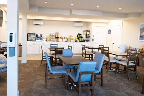 Days Inn by Wyndham Bar Harbor - image 6