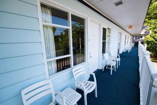 Days Inn by Wyndham Bar Harbor - image 8