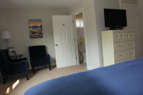 Island Place - image 21