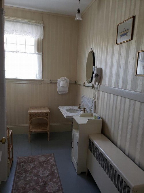 Moseley Cottage Inn and The Town Motel - image 12