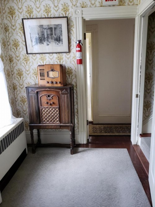 Moseley Cottage Inn and The Town Motel - image 31