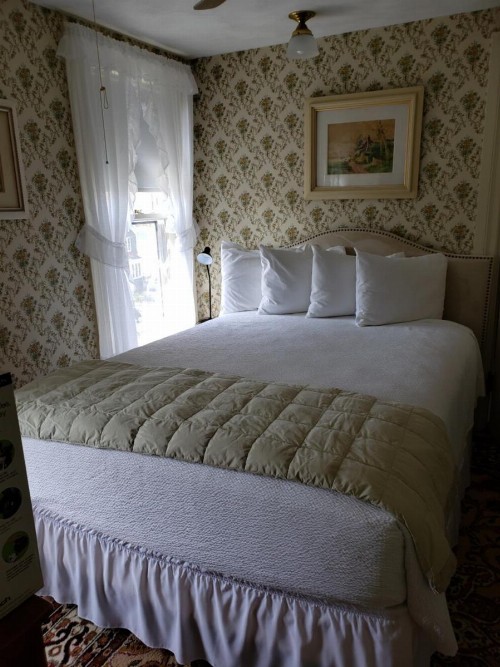 Moseley Cottage Inn and The Town Motel - image 35