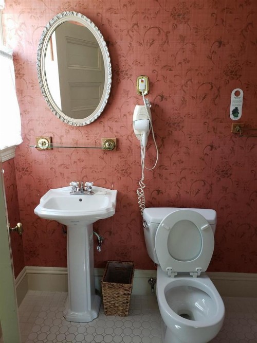 Moseley Cottage Inn and The Town Motel - image 41