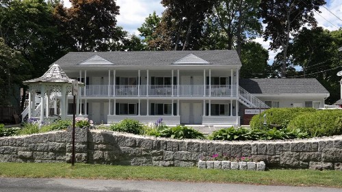 Moseley Cottage Inn and The Town Motel - image 6