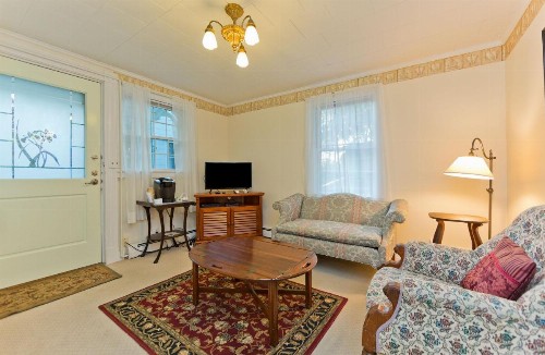 The Elmhurst Inn - image 14