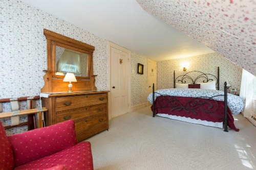 The Elmhurst Inn - image 39