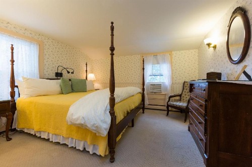The Elmhurst Inn - image 42