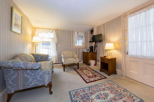 The Elmhurst Inn - image 44