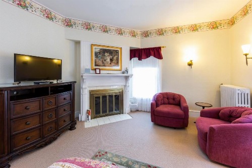 The Elmhurst Inn - image 49