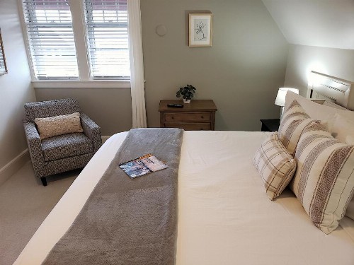 Hearthside Inn - image 34
