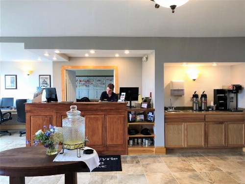 Atlantic Eyrie Lodge - image 19
