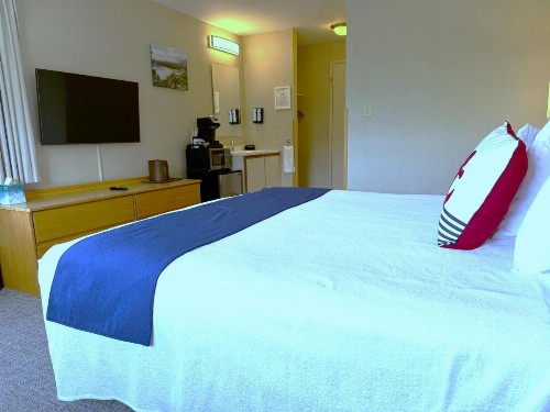 Atlantic Eyrie Lodge - image 22