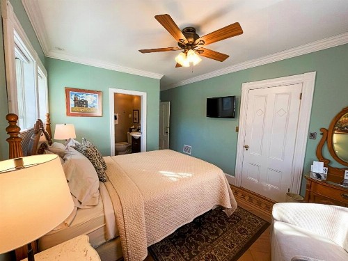 Saltair Inn Waterfront B&B - image 15