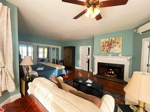 Saltair Inn Waterfront B&B - image 18
