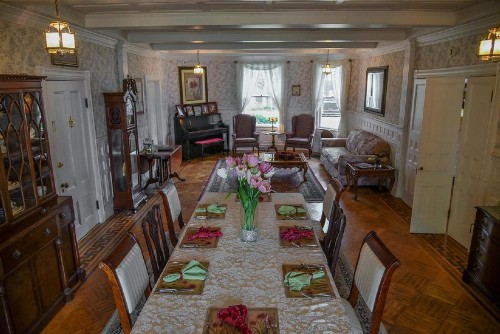 Saltair Inn Waterfront B&B - image 2
