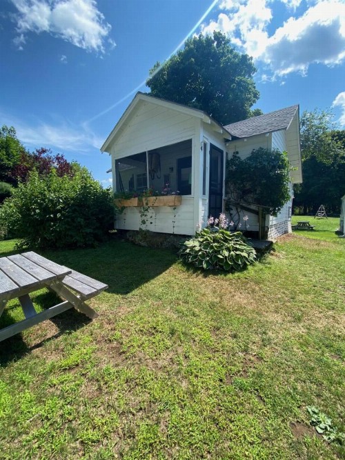 Bar Harbor Cottages & Suites - image 16