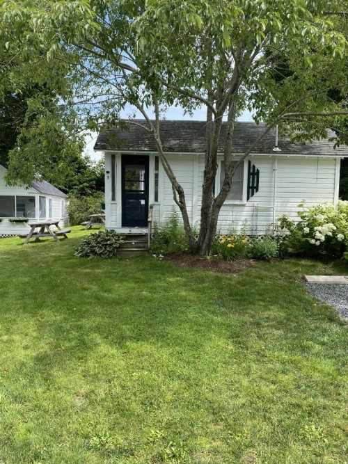 Bar Harbor Cottages & Suites - image 30