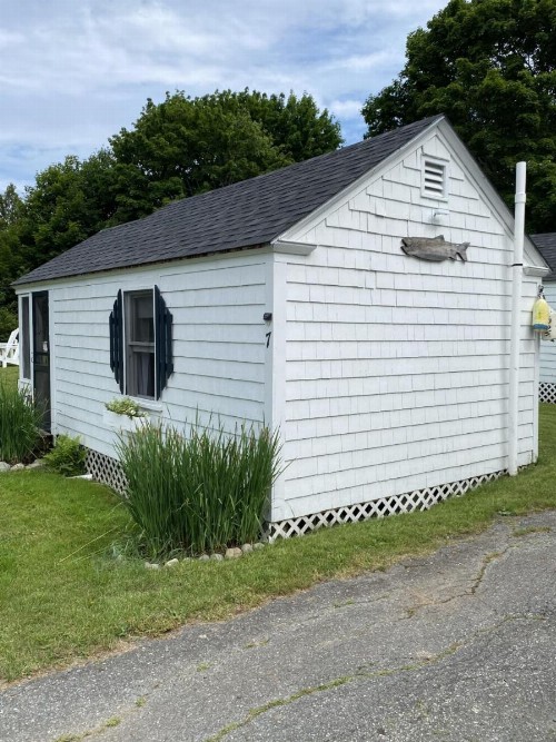 Bar Harbor Cottages & Suites - image 32