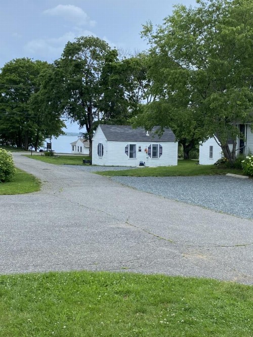 Bar Harbor Cottages & Suites - image 33