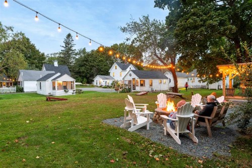 Bar Harbor Cottages & Suites - image 9