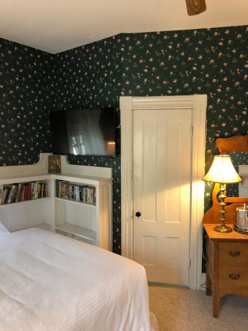 Central House Inn - image 12