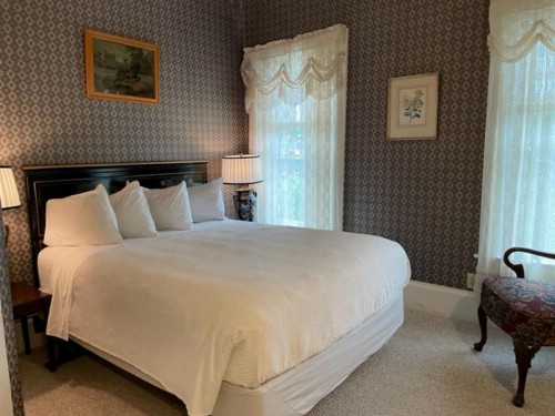 Central House Inn - image 18