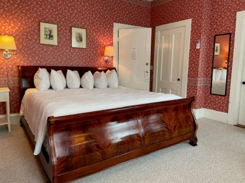 Central House Inn - image 19