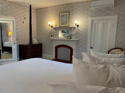 Central House Inn - image 24
