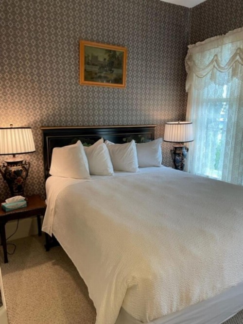Central House Inn - image 31