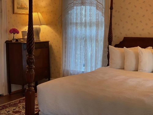 Central House Inn - image 35
