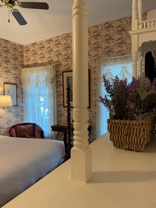 Central House Inn - image 37
