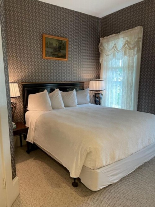 Central House Inn - image 43
