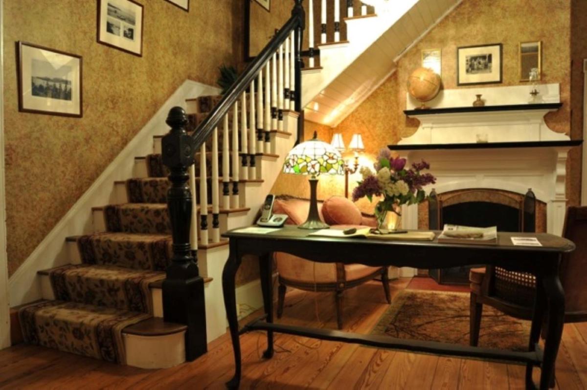 Central House Inn - image 7