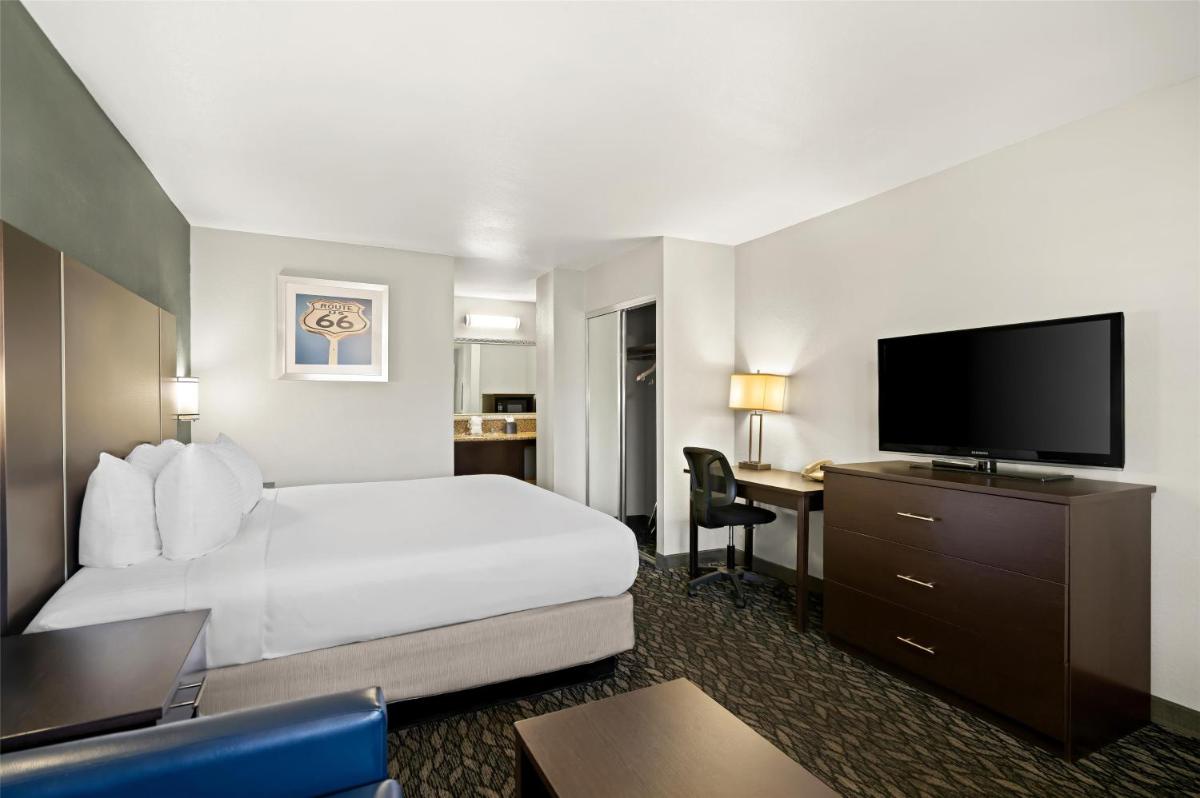 Best Western Desert Villa Inn - image 6