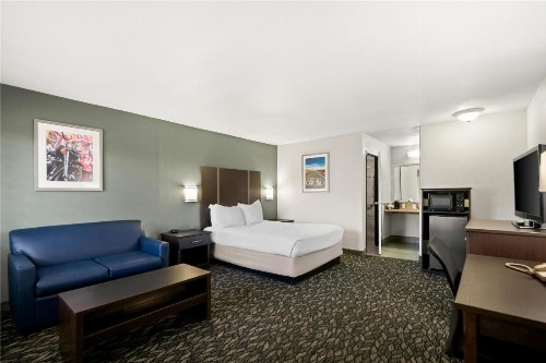 Best Western Desert Villa Inn - image 11