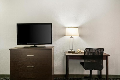 Best Western Desert Villa Inn - image 13