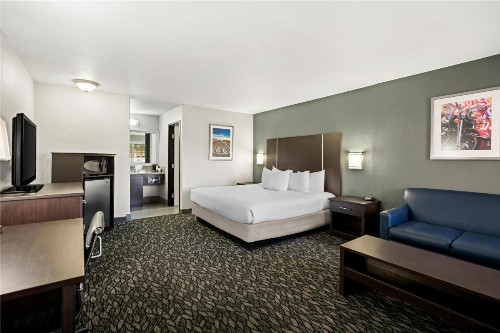 Best Western Desert Villa Inn - image 14